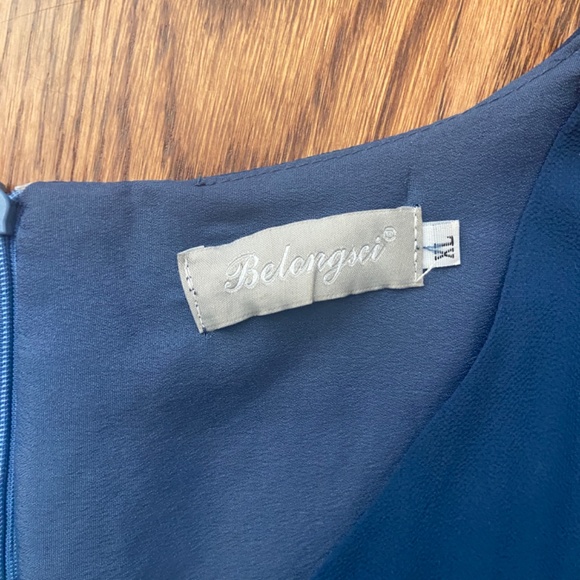 Bell sleeve shift dress - Picture 3 of 5